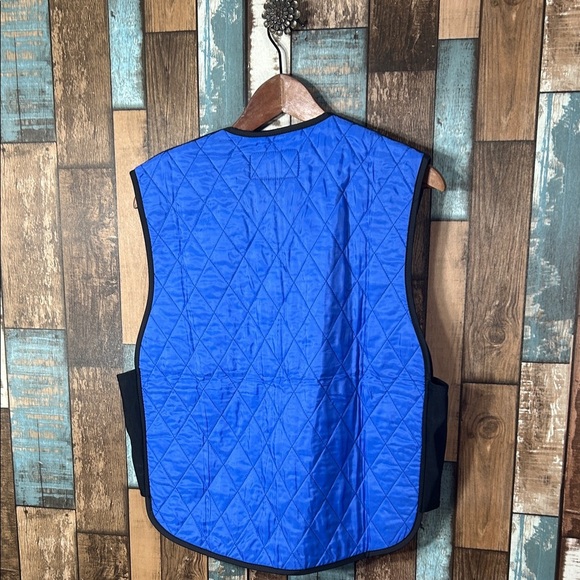 TechNiche Blue Quilted cooling/heating Vest - Picture 11 of 13